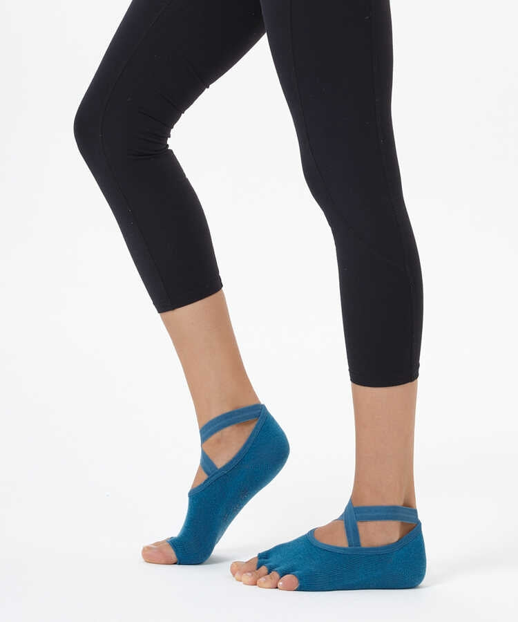Mavi Çapraz Kayışlı Yoga &amp; Pilates Çorabı